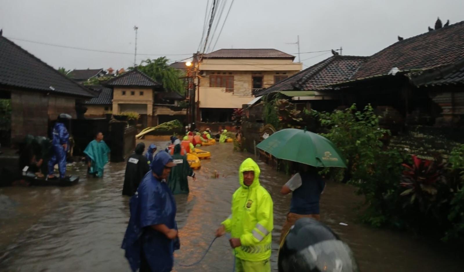 Polri Siapkan Tim Psikolog Bantu Pemulihan Trauma Korban Banjir dan Longsor di Bali – Portal Kendari