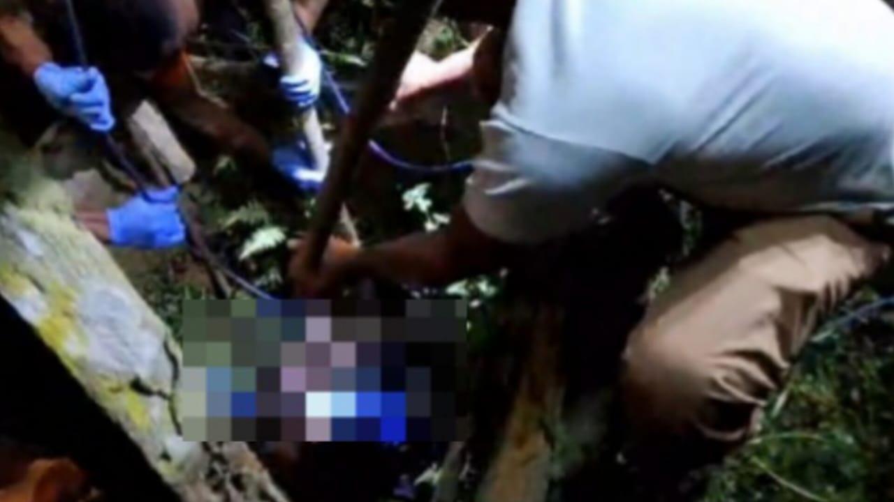 Ibu di Muna Dievakuasi dari Sumur Pakai Kayu dan Tali, Leher hingga Jidat Ditebas Parang Anaknya – Portal Kendari