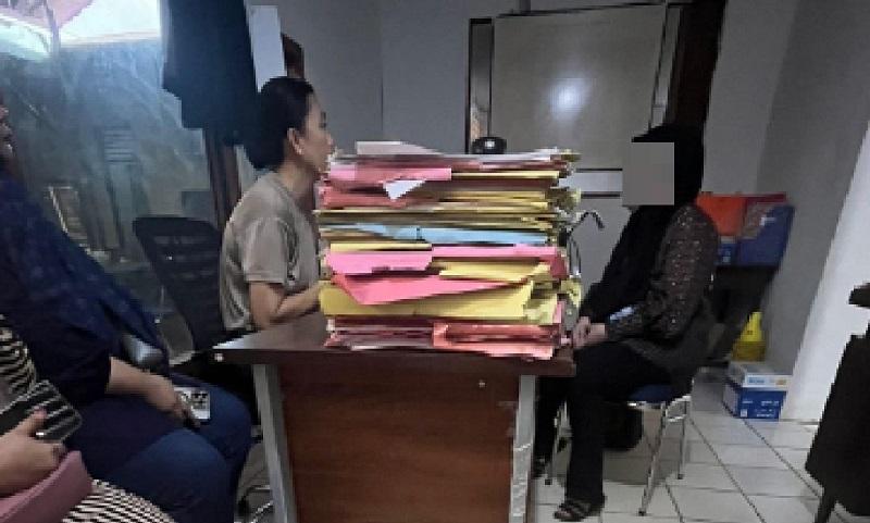 Wanita di Kolaka Lapor Polisi Usai Pinjami Sahabat Uang Rp67 Juta Tak Kunjung Diganti Dalam 1 Bulan – Portal Kendari