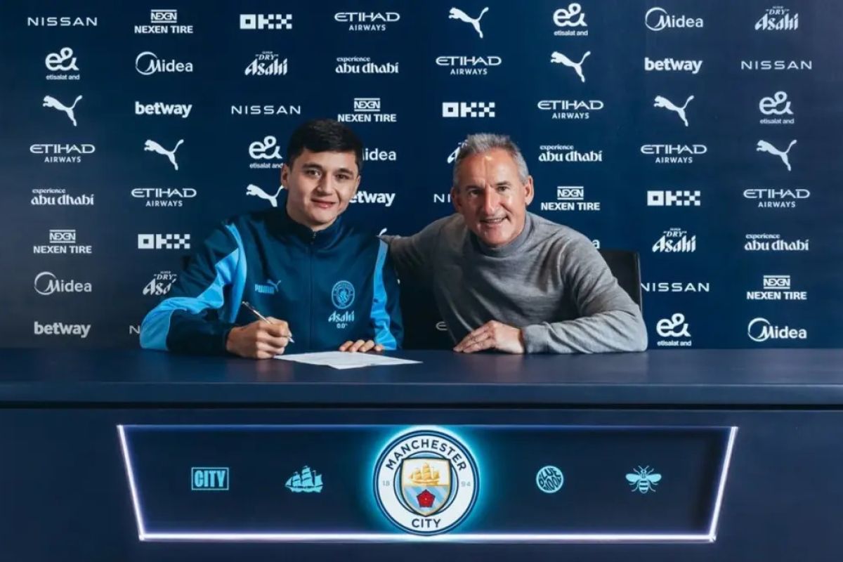 Pep Guardiola puji Khusanov: Seperti Kyle Walker saat masih prima
