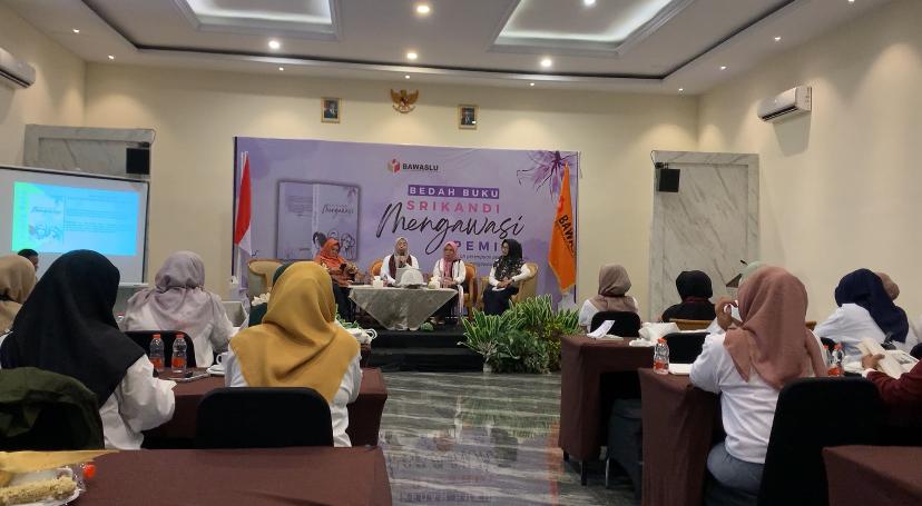 Bawaslu Ungkap Tantangan Perempuan Jadi Pengawas Pemilu saat Bedah Buku di Baubau Sulawesi Tenggara – Portal Kendari