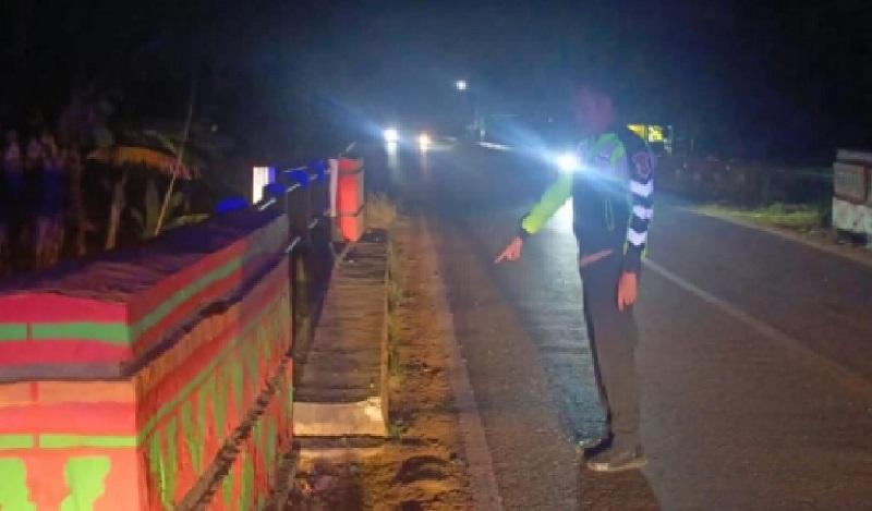 Penyebab Pengendara Yamaha MX King Tewas di Tempat Usai Tabrak Trotoar Jembatan di Kolaka   – Portal Kendari