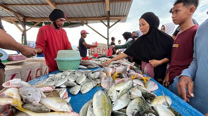 Harga Ikan di Pasar Pelelangan Sodohoa Kendari Sulawesi Tenggara, Termurah Rp5 Ribu per Kilo – Portal Kendari