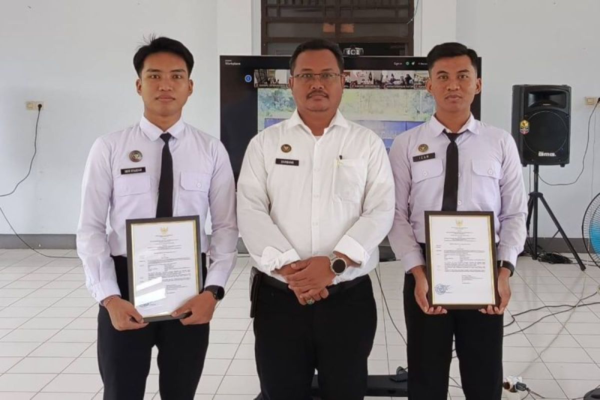 Berantas Narkoba, Dua pegawai Rutan Kolaka terima penghargaan Menteri Imipas