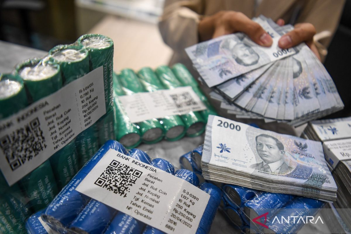 Kemarin , redenominasi rupiah sampai dengan upaya merger GoTo-Grab